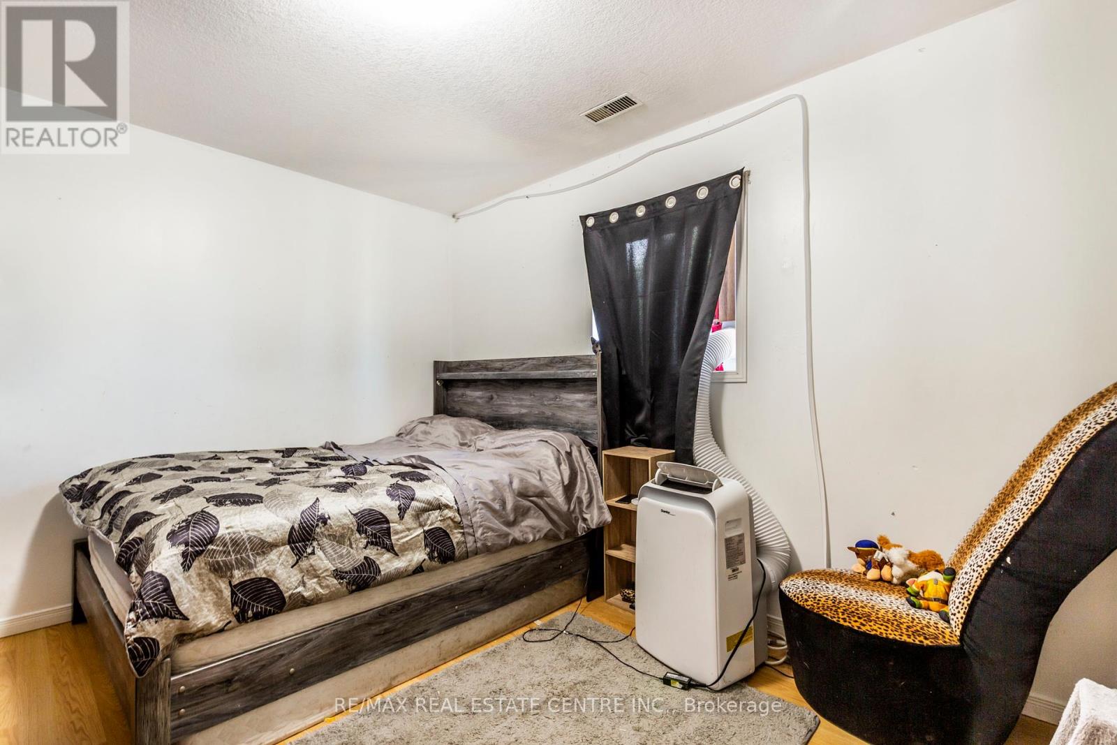 104 Oakwood Avenue, Cambridge, Ontario  N3H 4J2 - Photo 24 - X12437524
