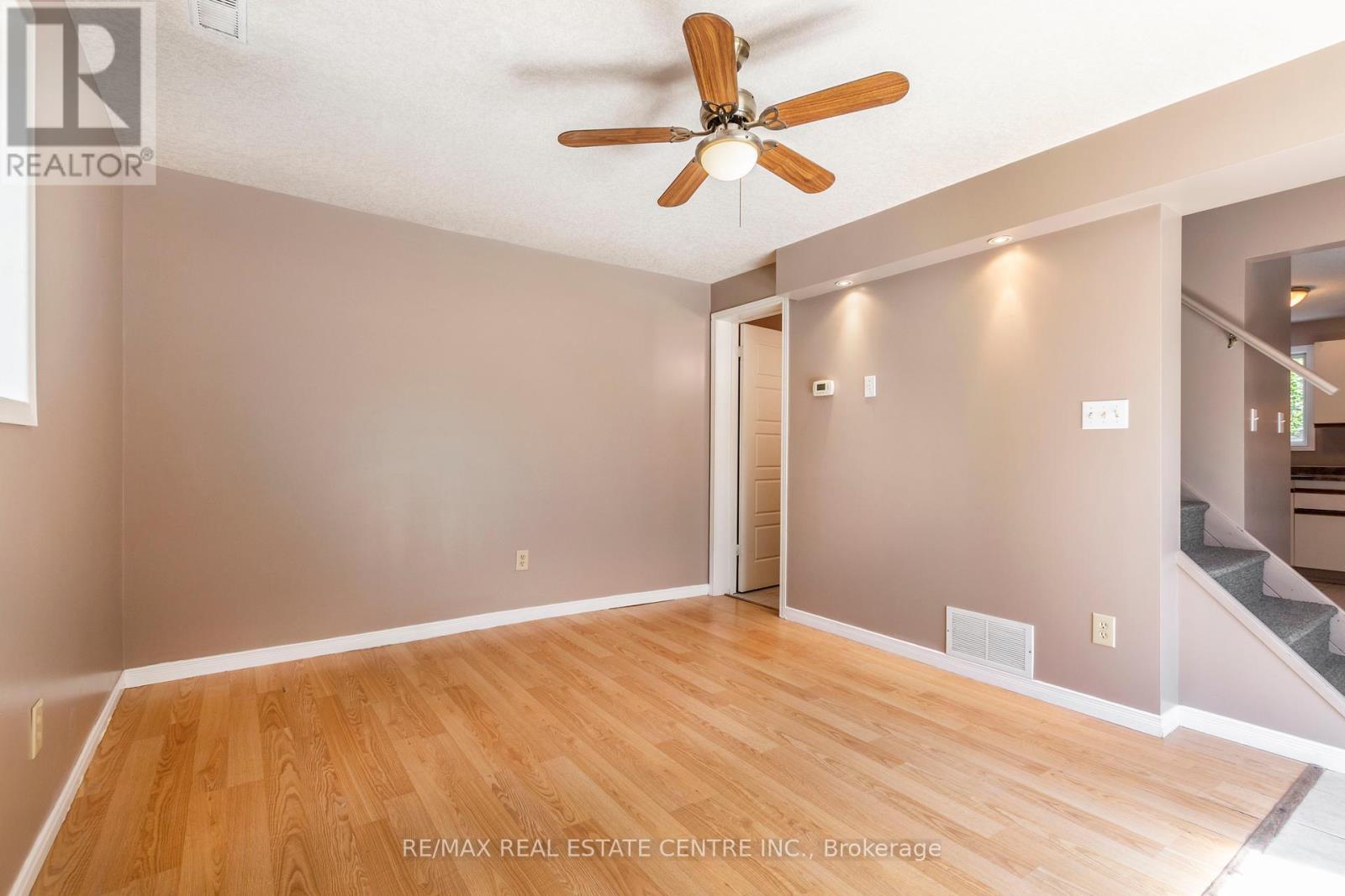 104 Oakwood Avenue, Cambridge, Ontario  N3H 4J2 - Photo 30 - X12437524