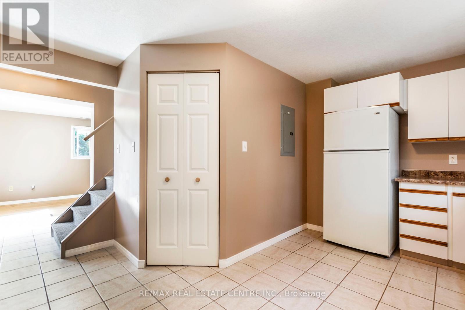 104 Oakwood Avenue, Cambridge, Ontario  N3H 4J2 - Photo 35 - X12437524