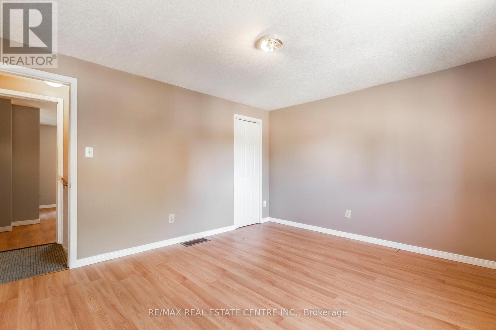 104 Oakwood Avenue, Cambridge, Ontario  N3H 4J2 - Photo 39 - X12437524