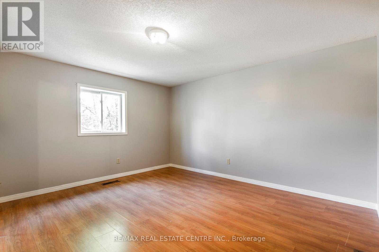 104 Oakwood Avenue, Cambridge, Ontario  N3H 4J2 - Photo 41 - X12437524