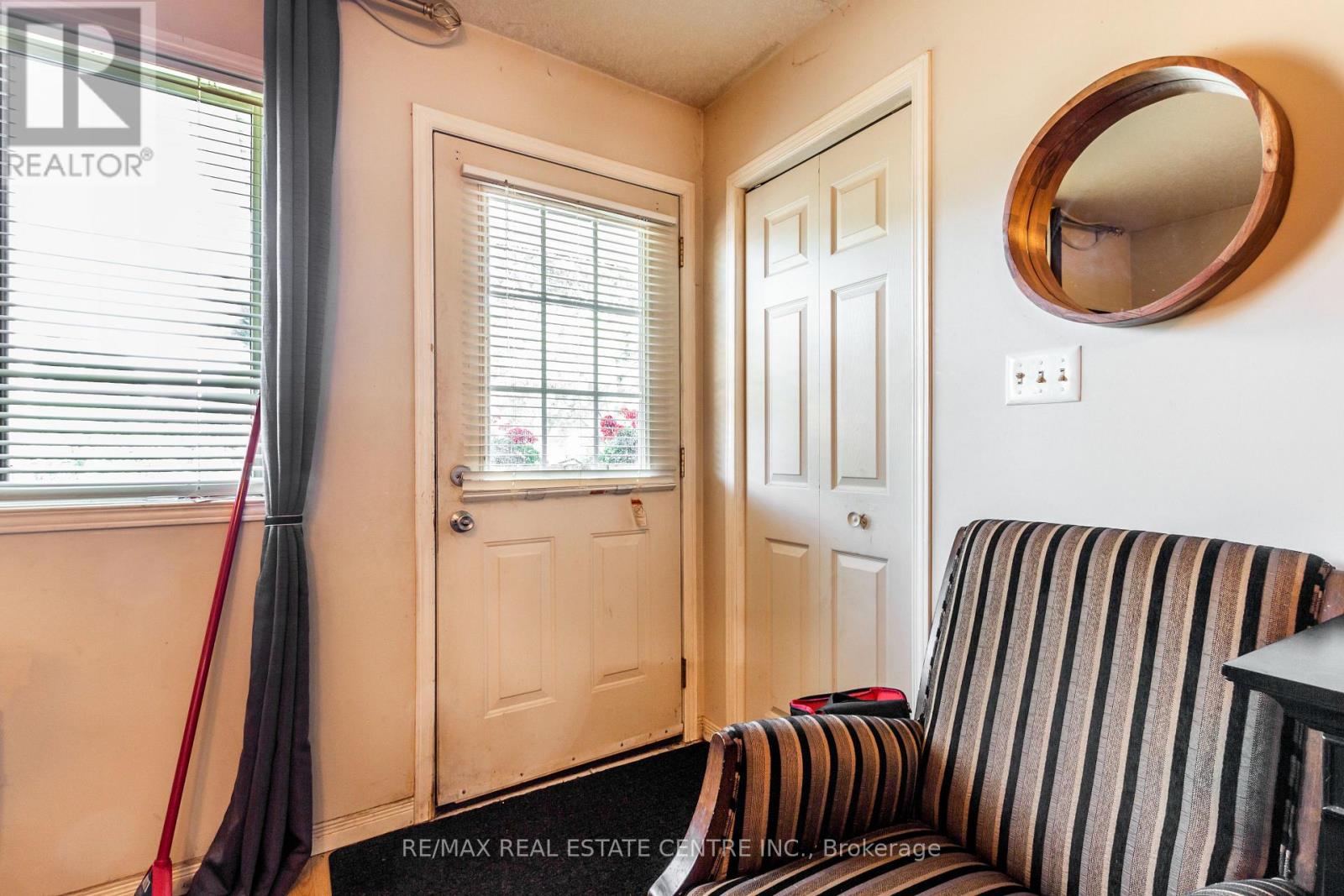 104 Oakwood Avenue, Cambridge, Ontario  N3H 4J2 - Photo 6 - X12437524