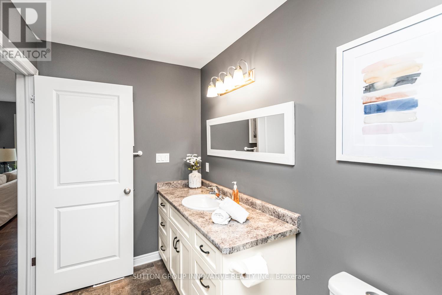 70 Postma Drive, Haldimand, Ontario  N1A 0B2 - Photo 18 - X12437527