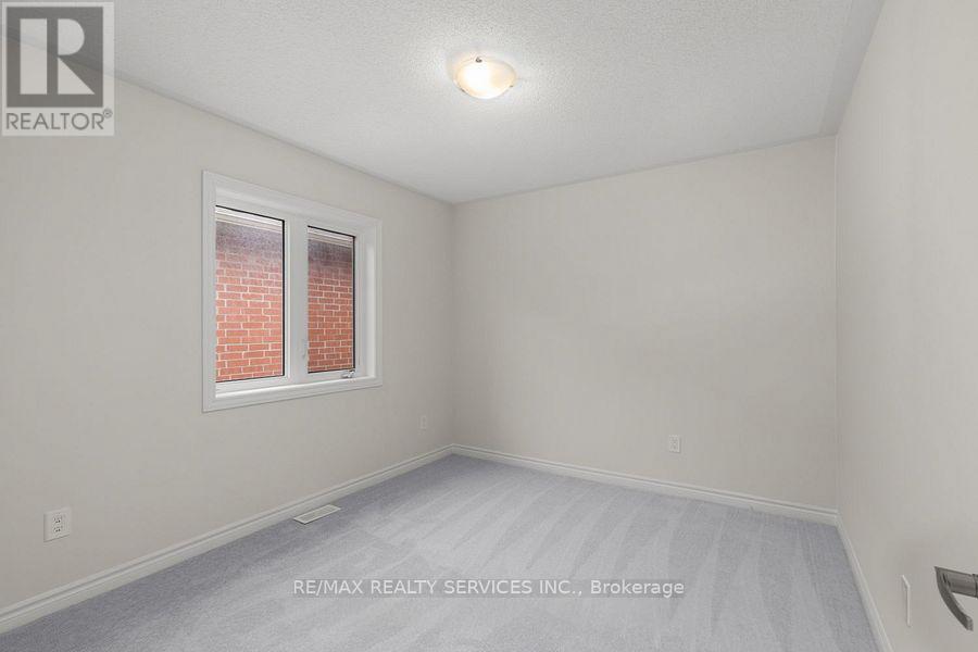 106 Palace Street, Thorold, Ontario  L2V 0N3 - Photo 15 - X12437532