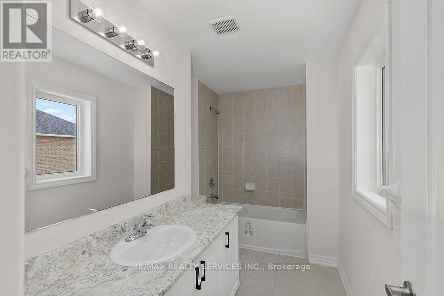 106 Palace Street, Thorold, Ontario  L2V 0N3 - Photo 19 - X12437532