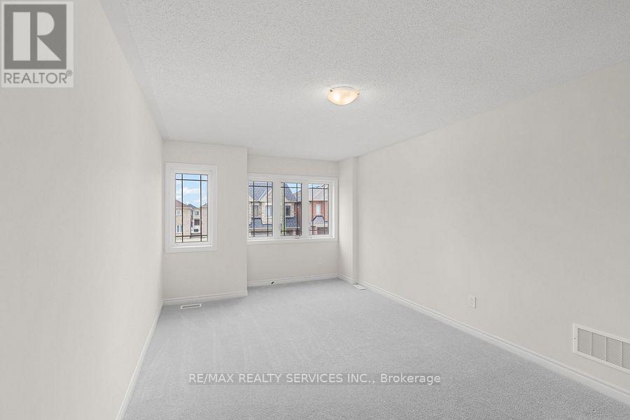 106 Palace Street, Thorold, Ontario  L2V 0N3 - Photo 20 - X12437532