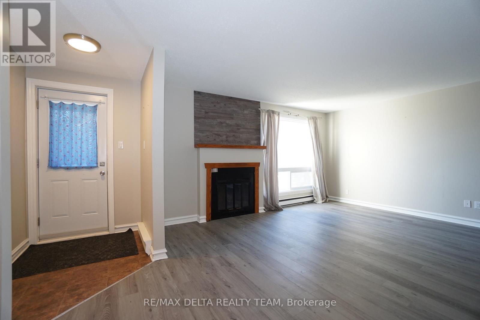 36a - 782 St Andre Drive, Ottawa, Ontario  K1C 4R7 - Photo 3 - X12437646