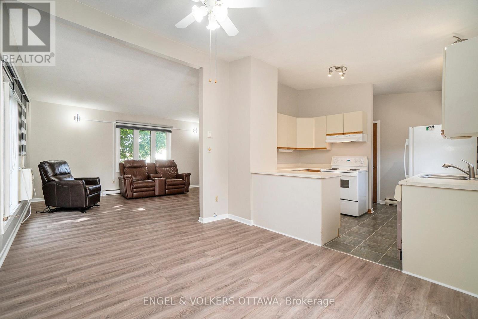 258 Herrick Drive, Rr#1, Arnprior Drive, Ottawa, Ontario  K7S 3G7 - Photo 13 - X12437742