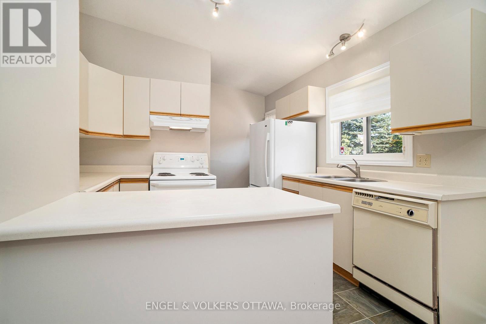 258 Herrick Drive, Rr#1, Arnprior Drive, Ottawa, Ontario  K7S 3G7 - Photo 16 - X12437742
