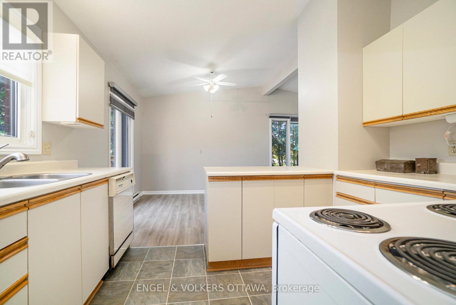 258 Herrick Drive, Rr#1, Arnprior Drive, Ottawa, Ontario  K7S 3G7 - Photo 18 - X12437742