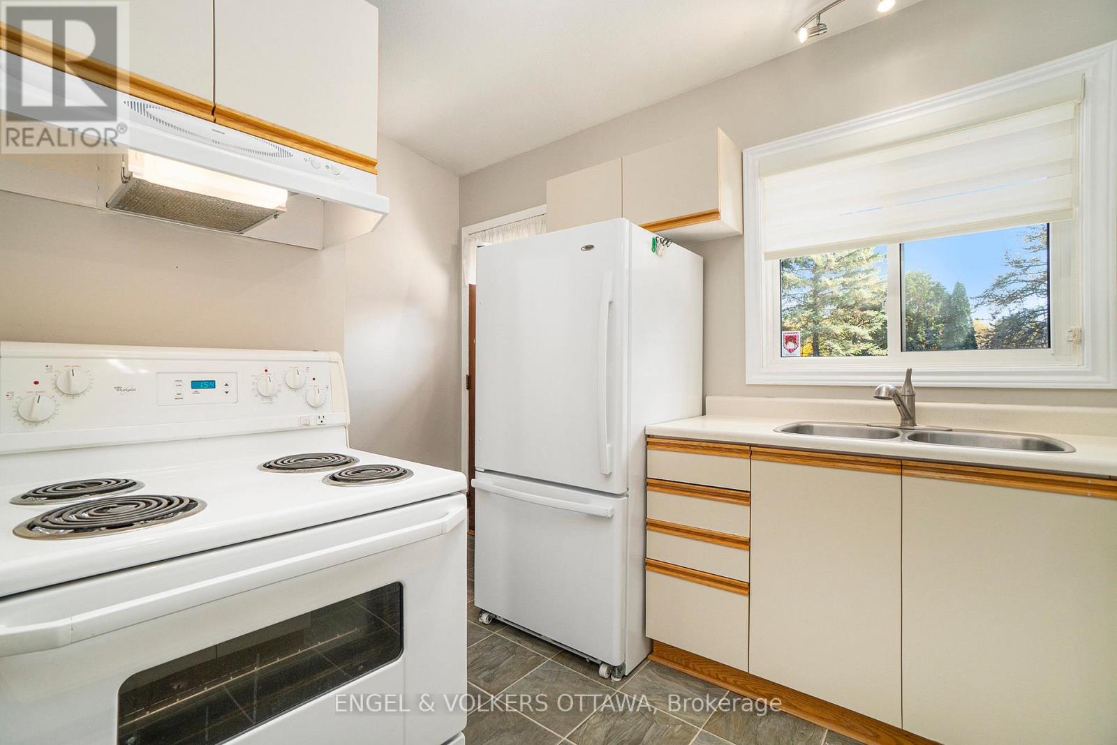 258 Herrick Drive, Rr#1, Arnprior Drive, Ottawa, Ontario  K7S 3G7 - Photo 21 - X12437742