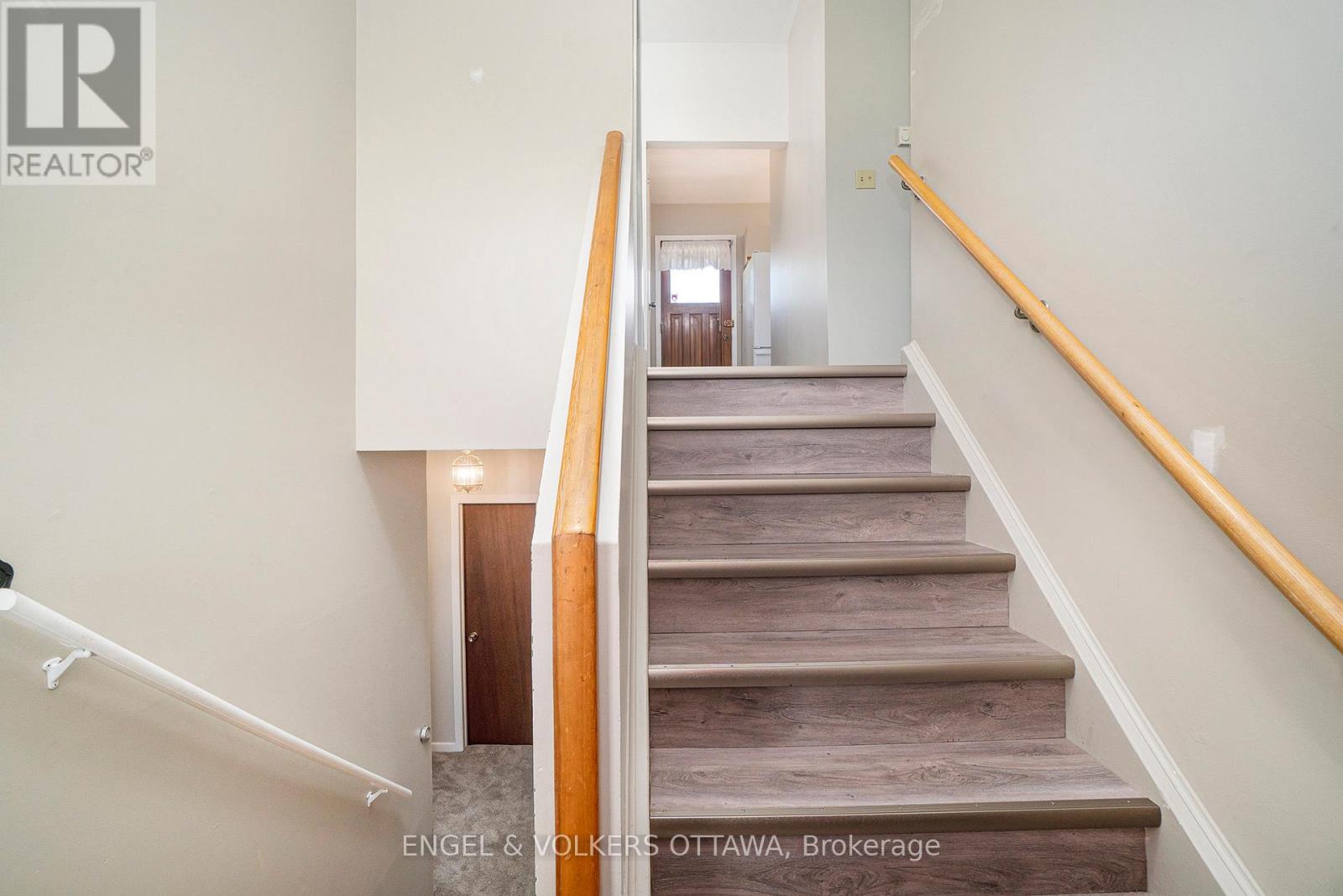 258 Herrick Drive, Rr#1, Arnprior Drive, Ottawa, Ontario  K7S 3G7 - Photo 5 - X12437742