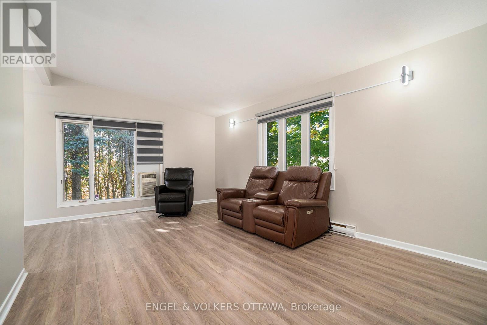 258 Herrick Drive, Rr#1, Arnprior Drive, Ottawa, Ontario  K7S 3G7 - Photo 8 - X12437742