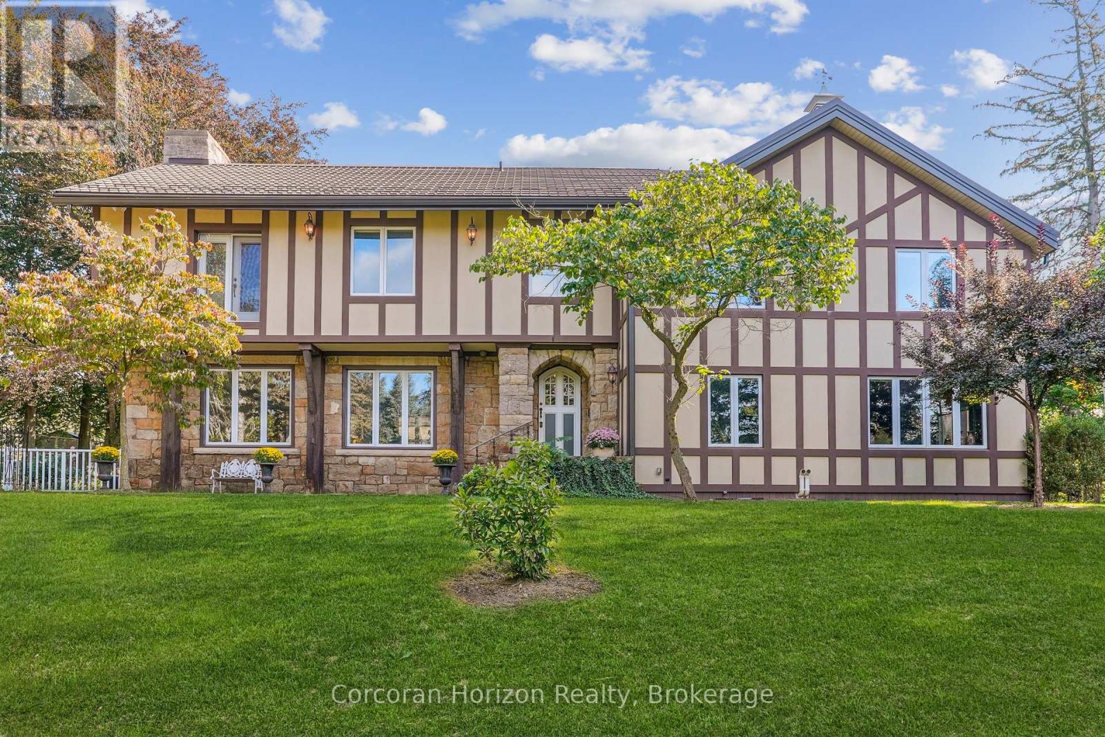 353 Sulphur Springs Road, Hamilton, Ontario  L9G 4T7 - Photo 1 - X12437642