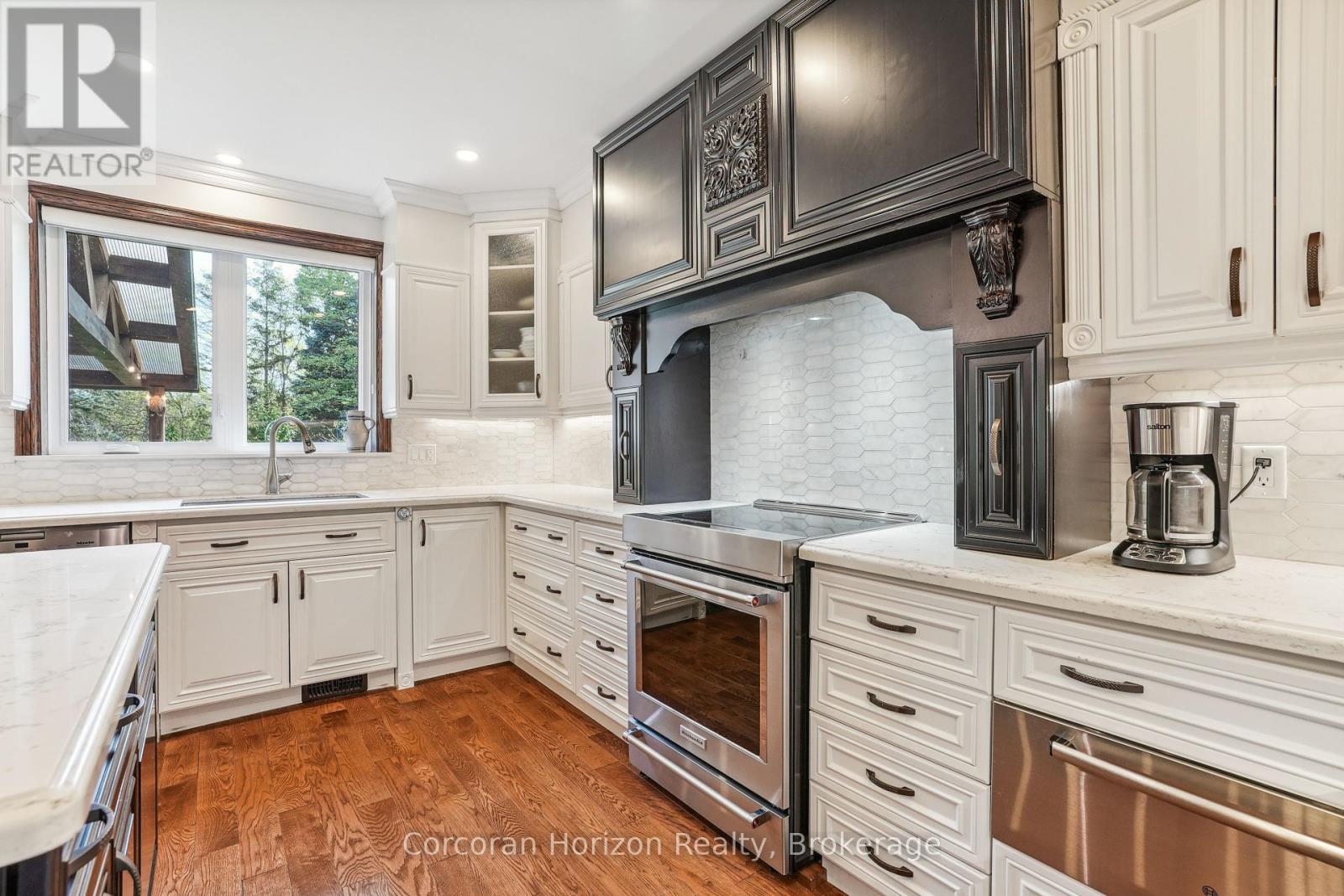 353 Sulphur Springs Road, Hamilton, Ontario  L9G 4T7 - Photo 15 - X12437642