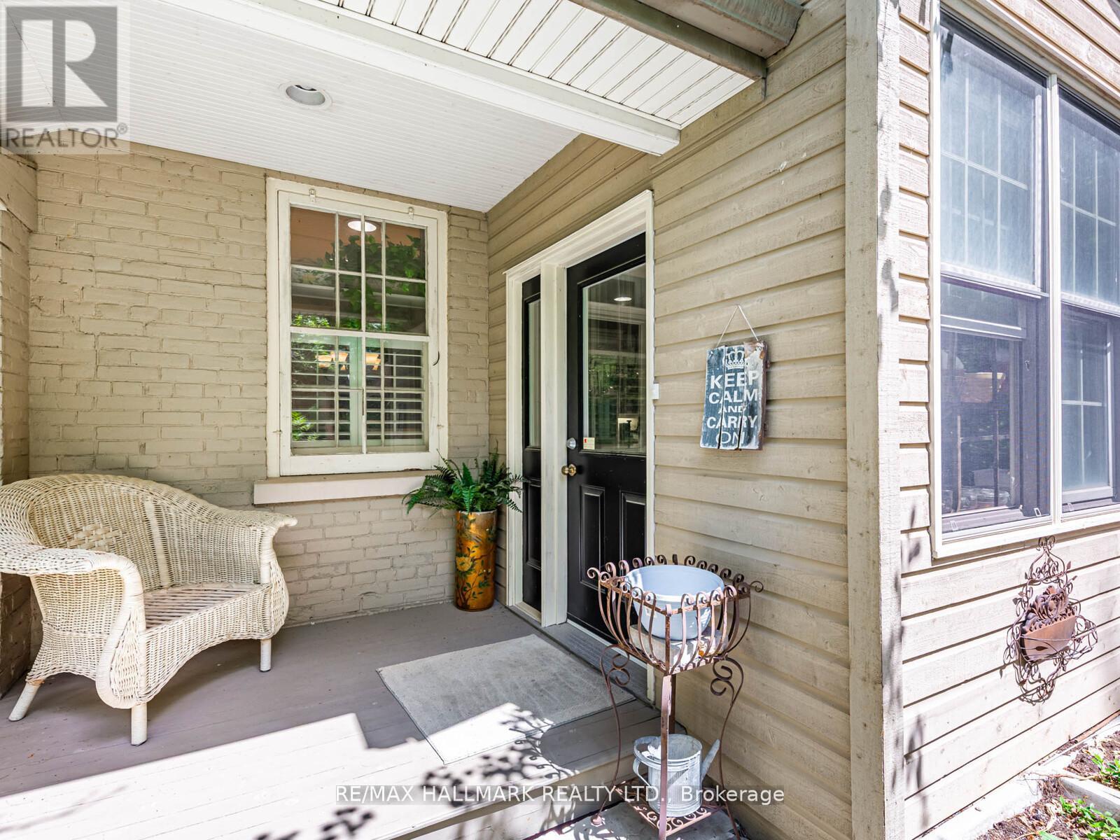 71 Trench Street, Richmond Hill, Ontario  L4C 3W6 - Photo 16 - N12437606