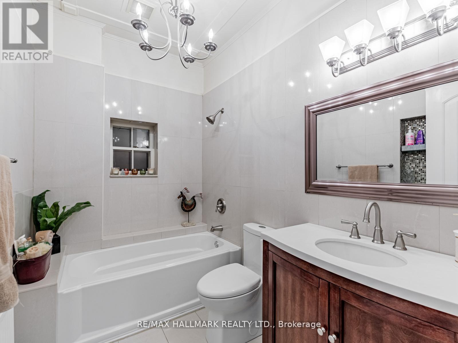 71 Trench Street, Richmond Hill, Ontario  L4C 3W6 - Photo 21 - N12437606