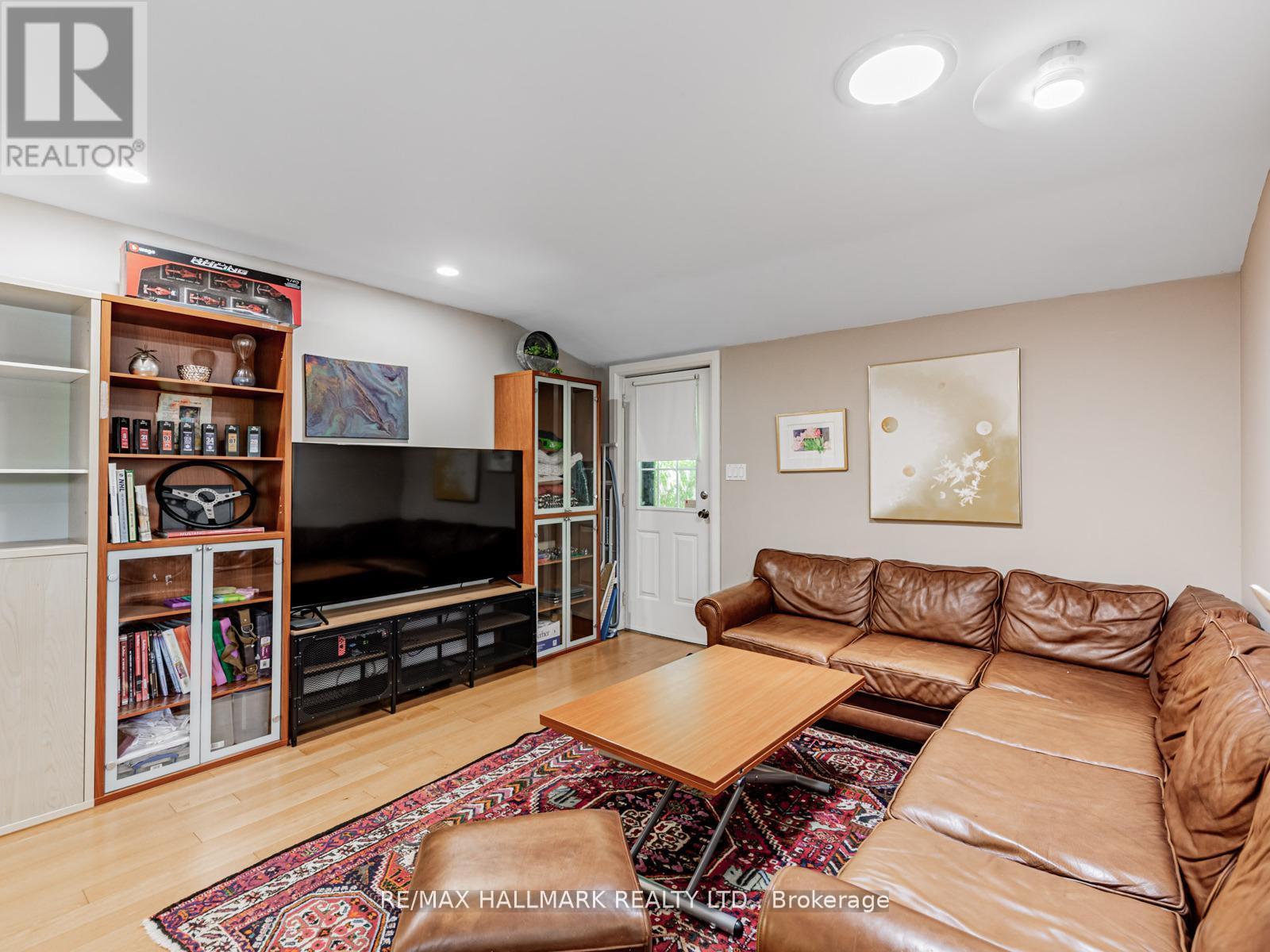 71 Trench Street, Richmond Hill, Ontario  L4C 3W6 - Photo 22 - N12437606