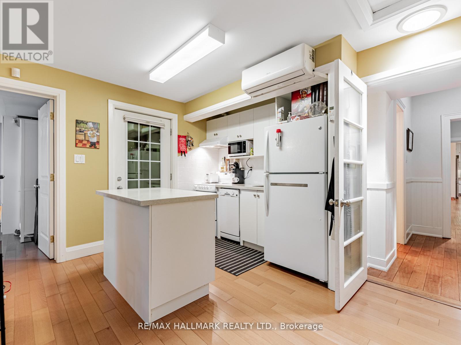 71 Trench Street, Richmond Hill, Ontario  L4C 3W6 - Photo 23 - N12437606