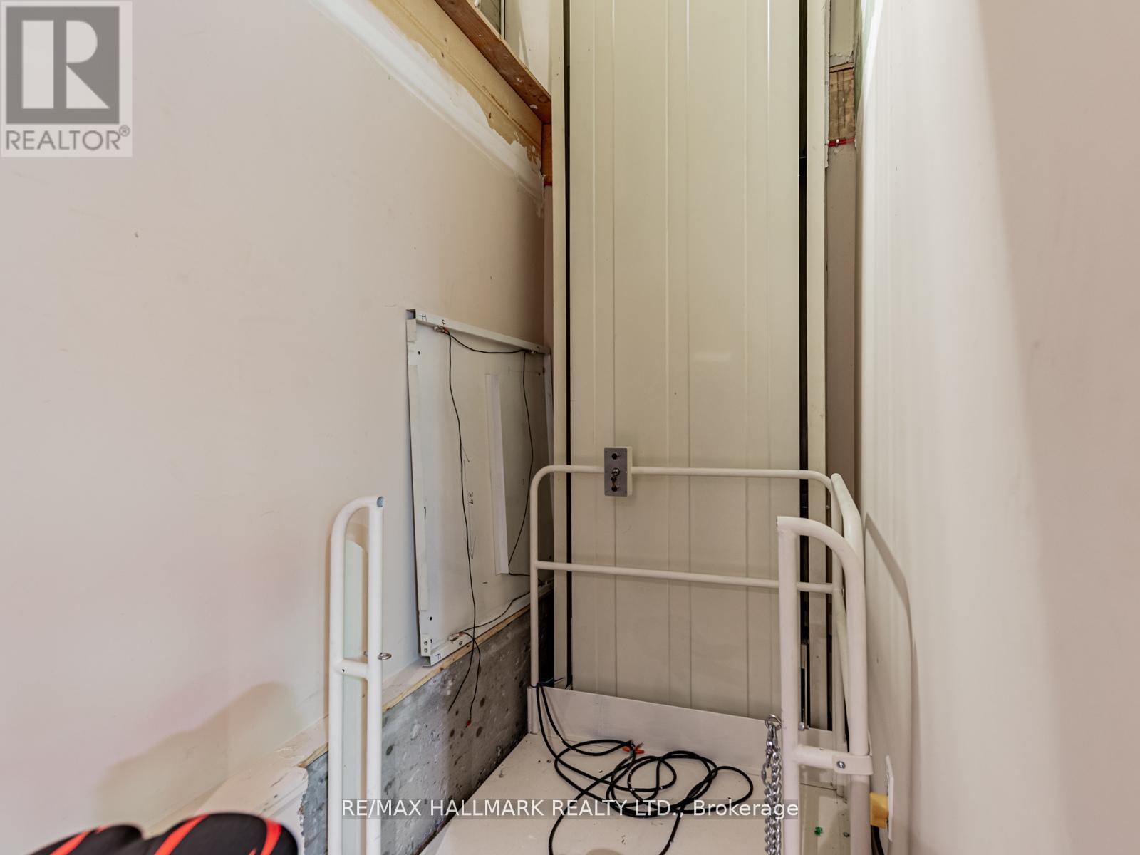 71 Trench Street, Richmond Hill, Ontario  L4C 3W6 - Photo 36 - N12437606