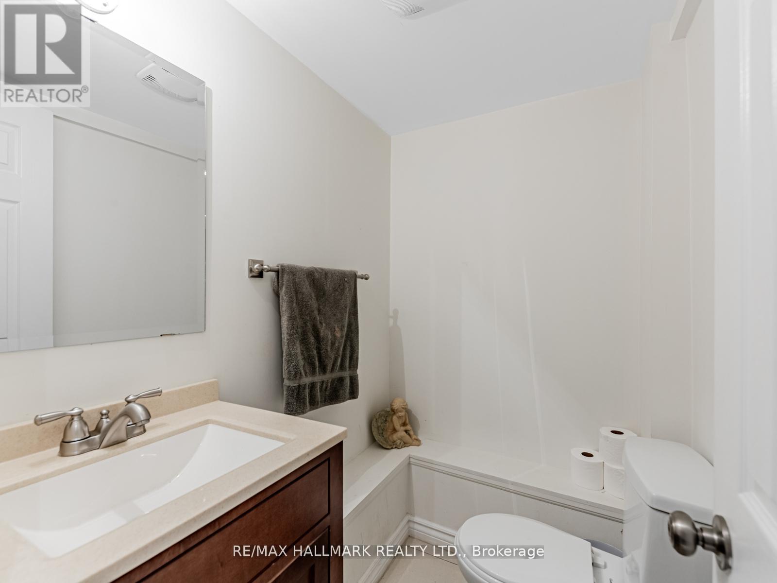 71 Trench Street, Richmond Hill, Ontario  L4C 3W6 - Photo 40 - N12437606