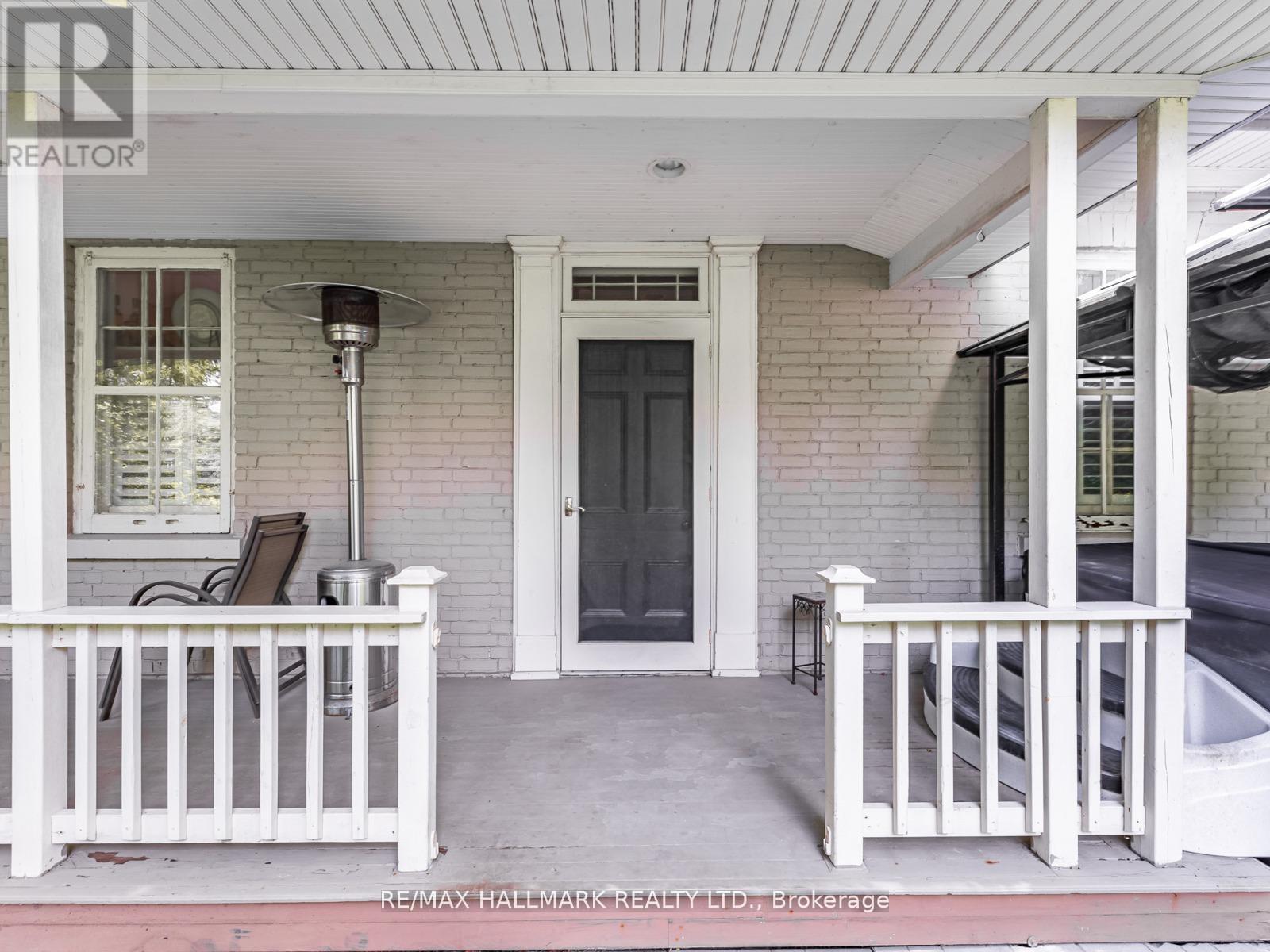 71 Trench Street, Richmond Hill, Ontario  L4C 3W6 - Photo 5 - N12437606