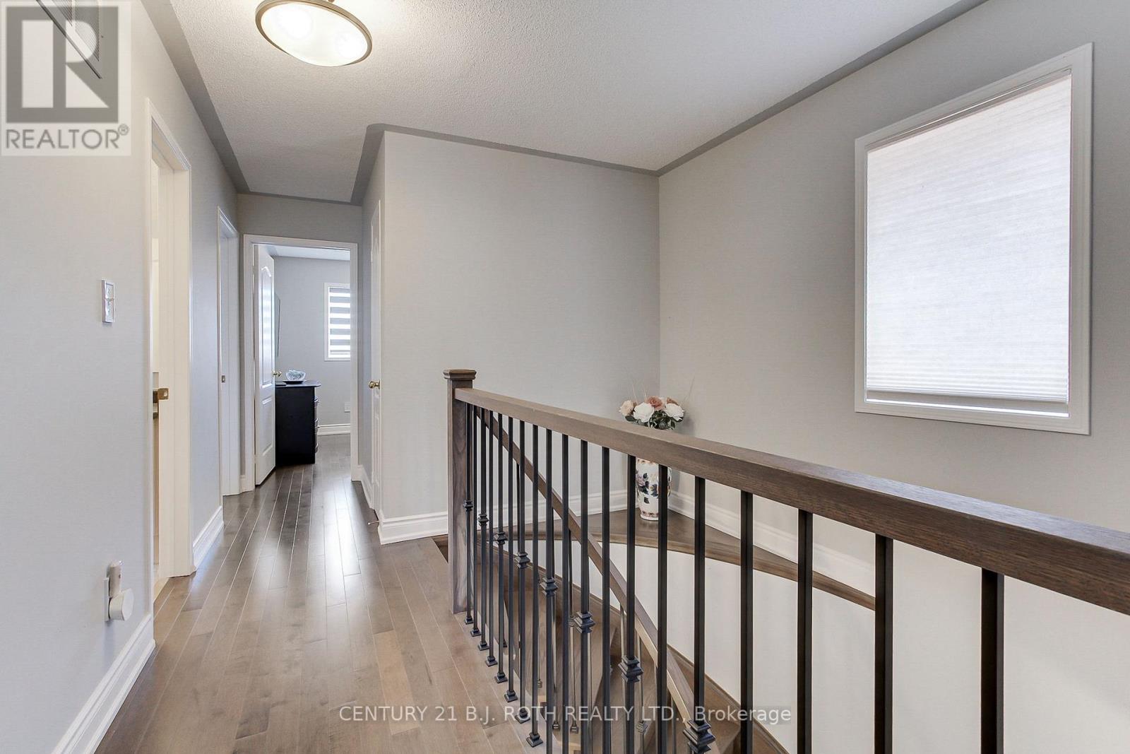 484 Menczel Crescent, Newmarket, Ontario  L3X 2P6 - Photo 13 - N12437613