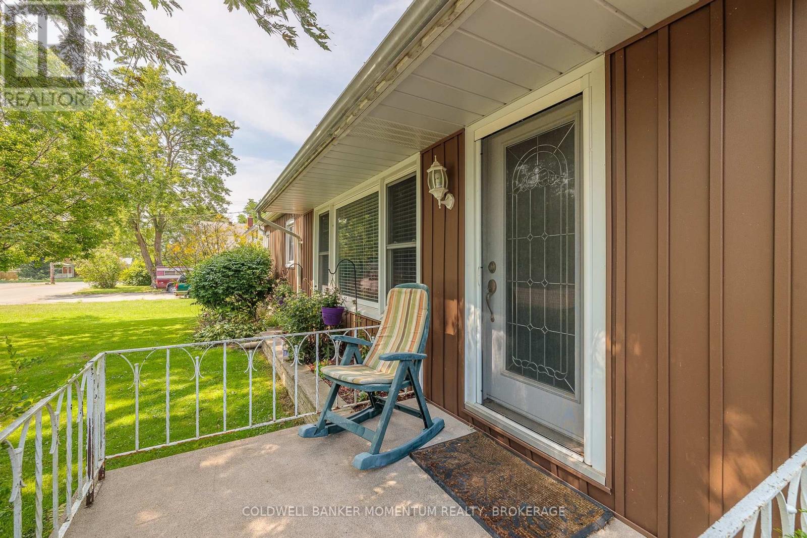 3660 Hazel Street, Fort Erie (Ridgeway), Ontario  L0S 1N0 - Photo 4 - X12437789