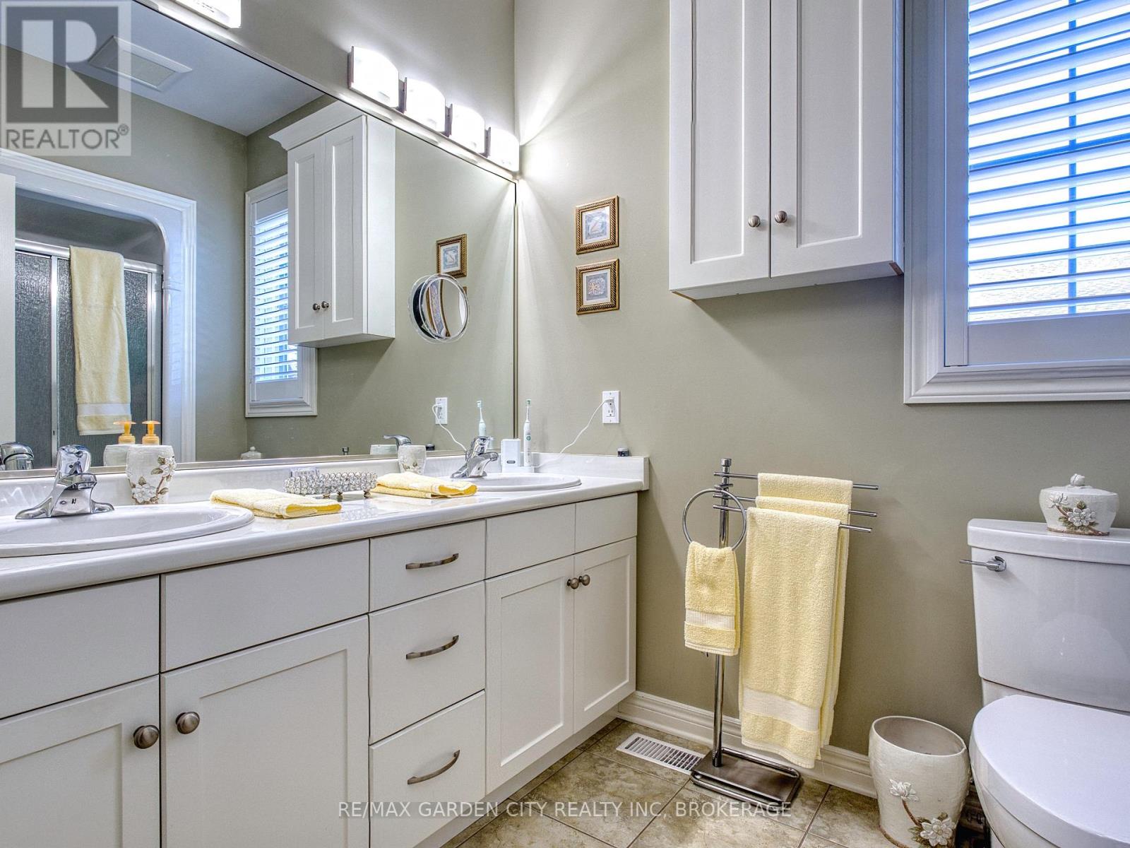 15 - 215 Vansickle Road, St. Catharines (Rykert/vansickle), Ontario  L2S 0E3 - Photo 14 - X12437809