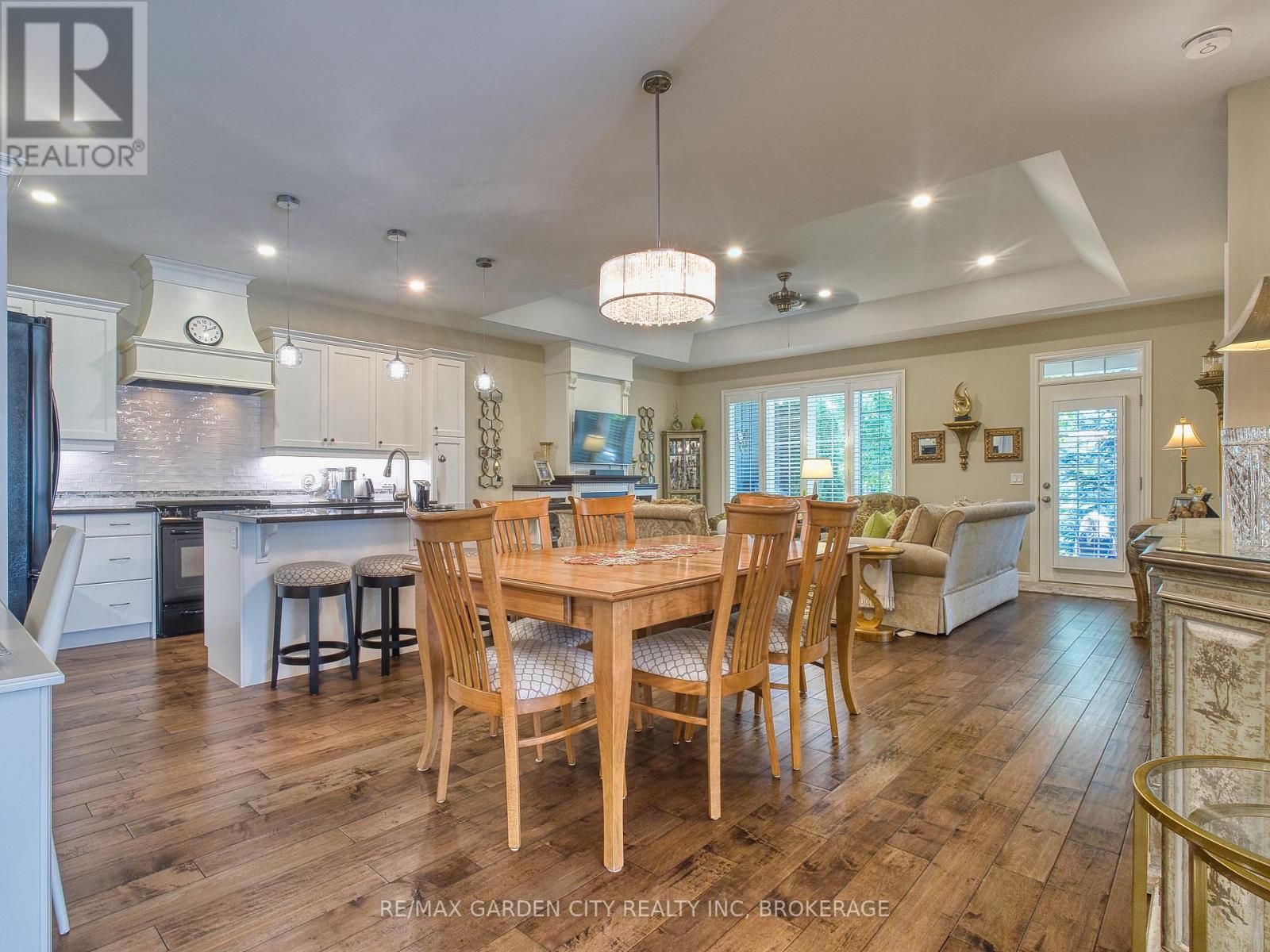 15 - 215 Vansickle Road, St. Catharines (Rykert/vansickle), Ontario  L2S 0E3 - Photo 5 - X12437809