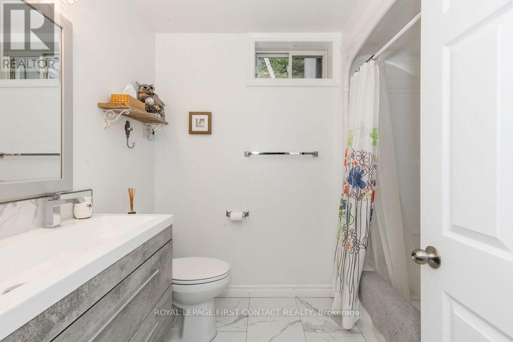 14 Valleycrest Drive, Oro-Medonte, Ontario  L0L 2L0 - Photo 10 - S12437557