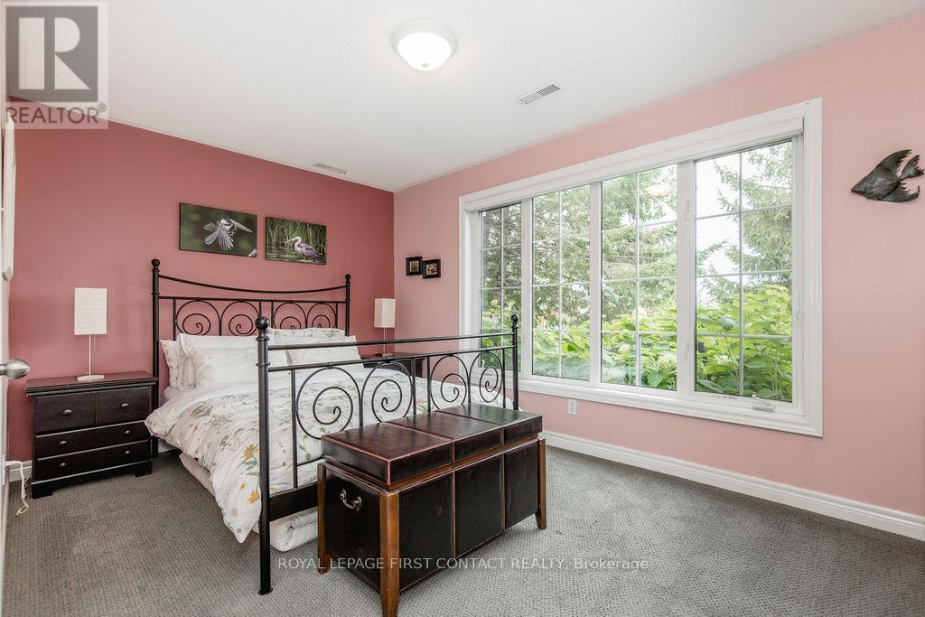 14 Valleycrest Drive, Oro-Medonte, Ontario  L0L 2L0 - Photo 12 - S12437557