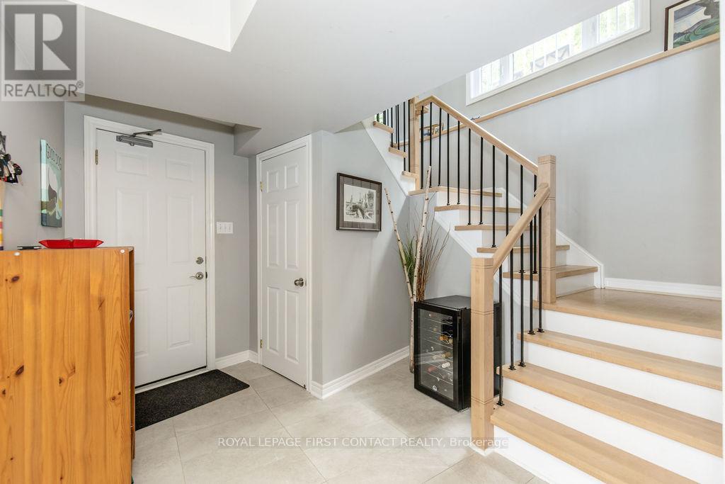 14 Valleycrest Drive, Oro-Medonte, Ontario  L0L 2L0 - Photo 14 - S12437557