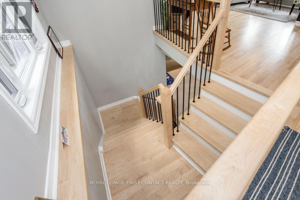 14 Valleycrest Drive, Oro-Medonte, Ontario  L0L 2L0 - Photo 15 - S12437557