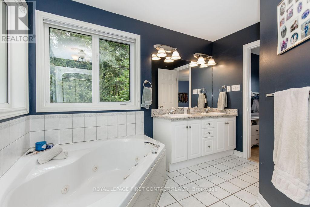 14 Valleycrest Drive, Oro-Medonte, Ontario  L0L 2L0 - Photo 30 - S12437557