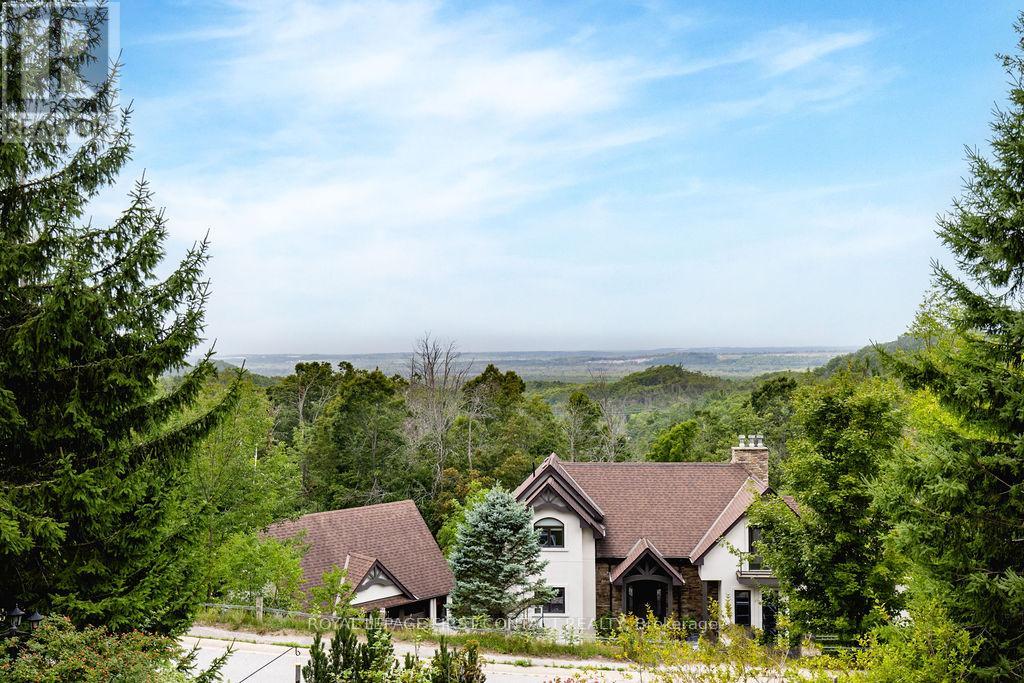 14 Valleycrest Drive, Oro-Medonte, Ontario  L0L 2L0 - Photo 36 - S12437557