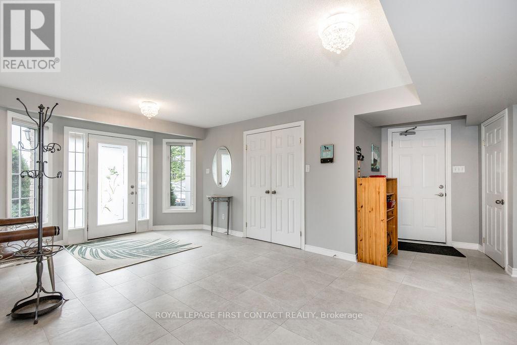 14 Valleycrest Drive, Oro-Medonte, Ontario  L0L 2L0 - Photo 7 - S12437557