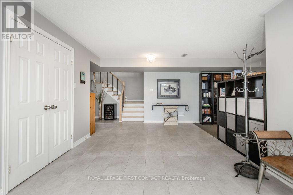 14 Valleycrest Drive, Oro-Medonte, Ontario  L0L 2L0 - Photo 8 - S12437557