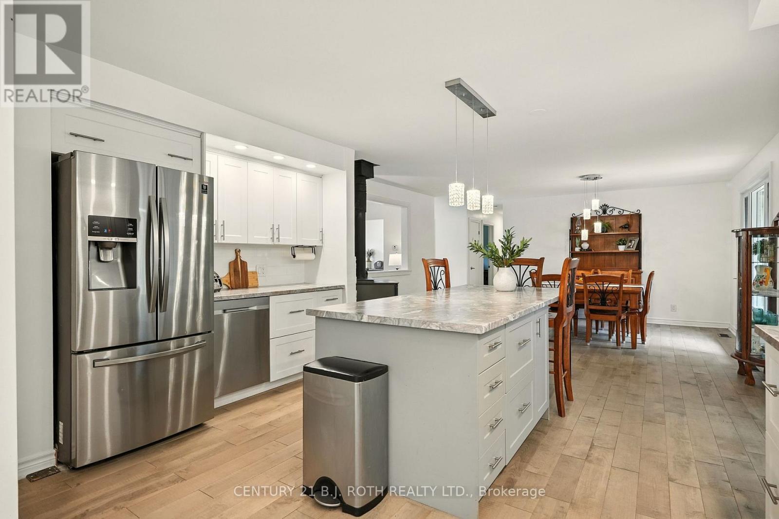1250 County Road 6 Road S, Tiny, Ontario  L0L 2T0 - Photo 15 - S12437569