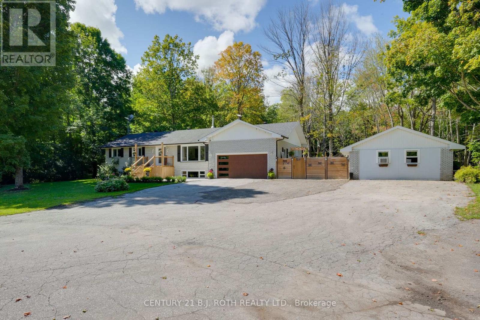 1250 County Road 6 Road S, Tiny, Ontario  L0L 2T0 - Photo 2 - S12437569