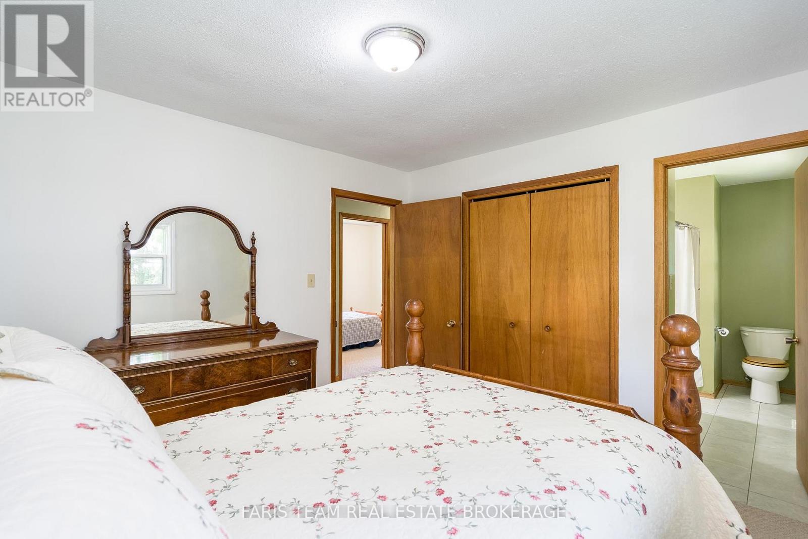 13 Jardine Crescent, Clearview, Ontario  L0M 1G0 - Photo 17 - S12437612