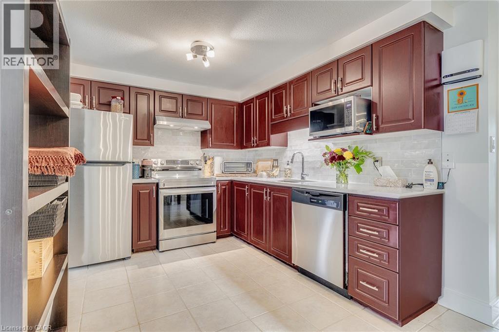 220 Prosperity Drive, Kitchener, Ontario  N2E 4E5 - Photo 6 - 40773072