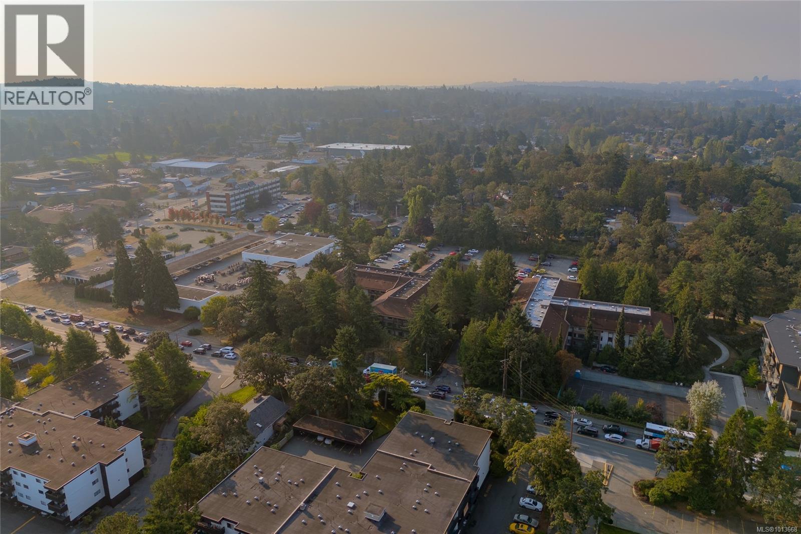 407 1009 Mckenzie Ave, Saanich, British Columbia V8X 4B1 - Photo 2 - 1013668