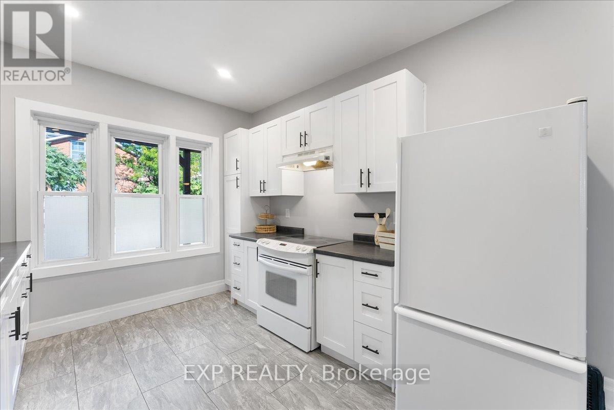 468 Charlotte Street, Peterborough, Ontario  K9J 2W3 - Photo 11 - X12437633