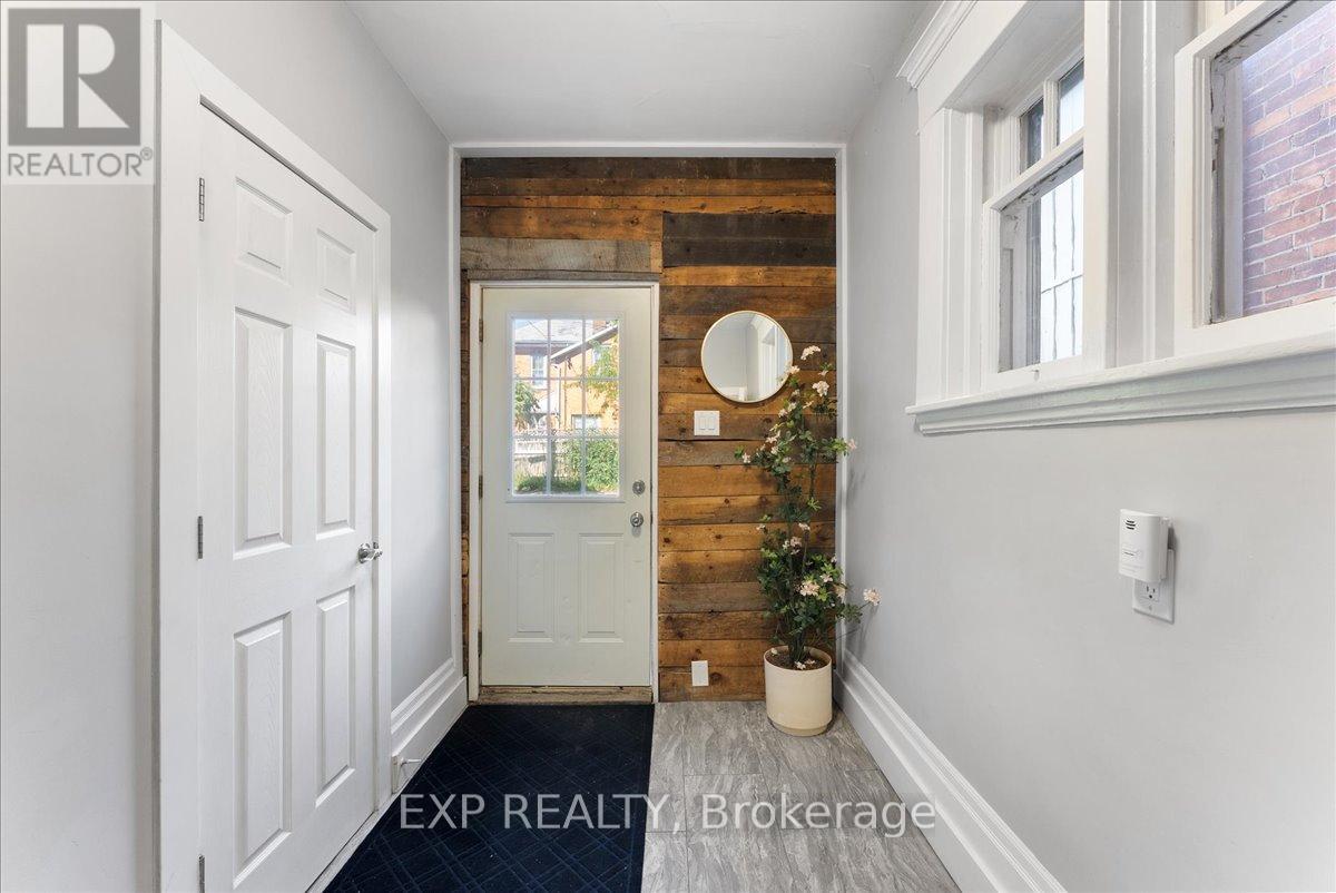 468 Charlotte Street, Peterborough, Ontario  K9J 2W3 - Photo 13 - X12437633