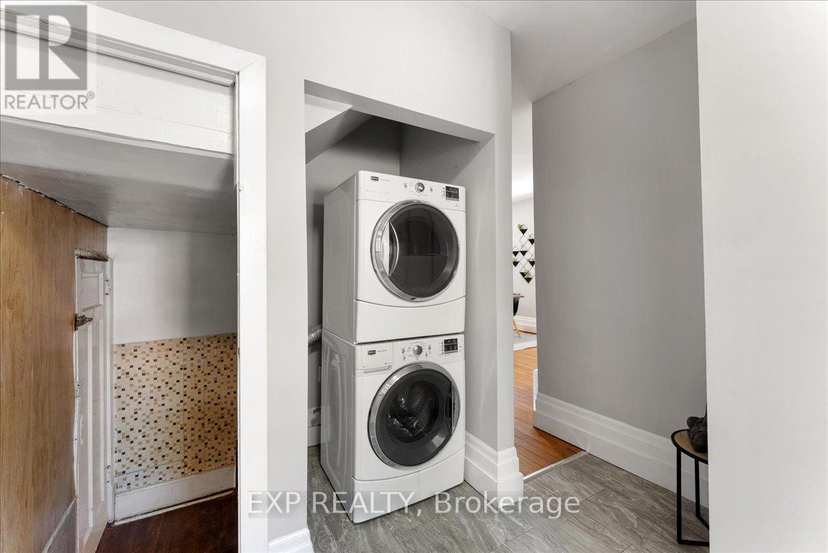 468 Charlotte Street, Peterborough, Ontario  K9J 2W3 - Photo 14 - X12437633