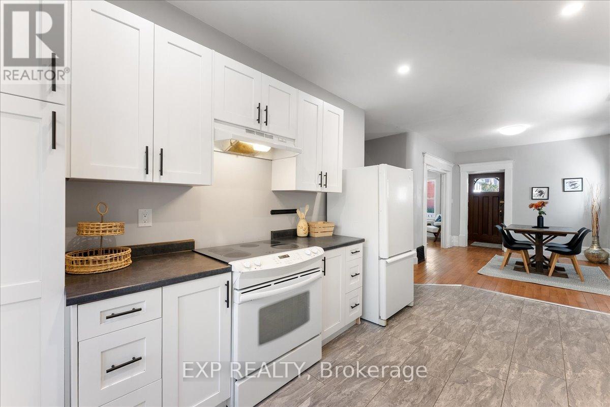 468 Charlotte Street, Peterborough, Ontario  K9J 2W3 - Photo 18 - X12437633