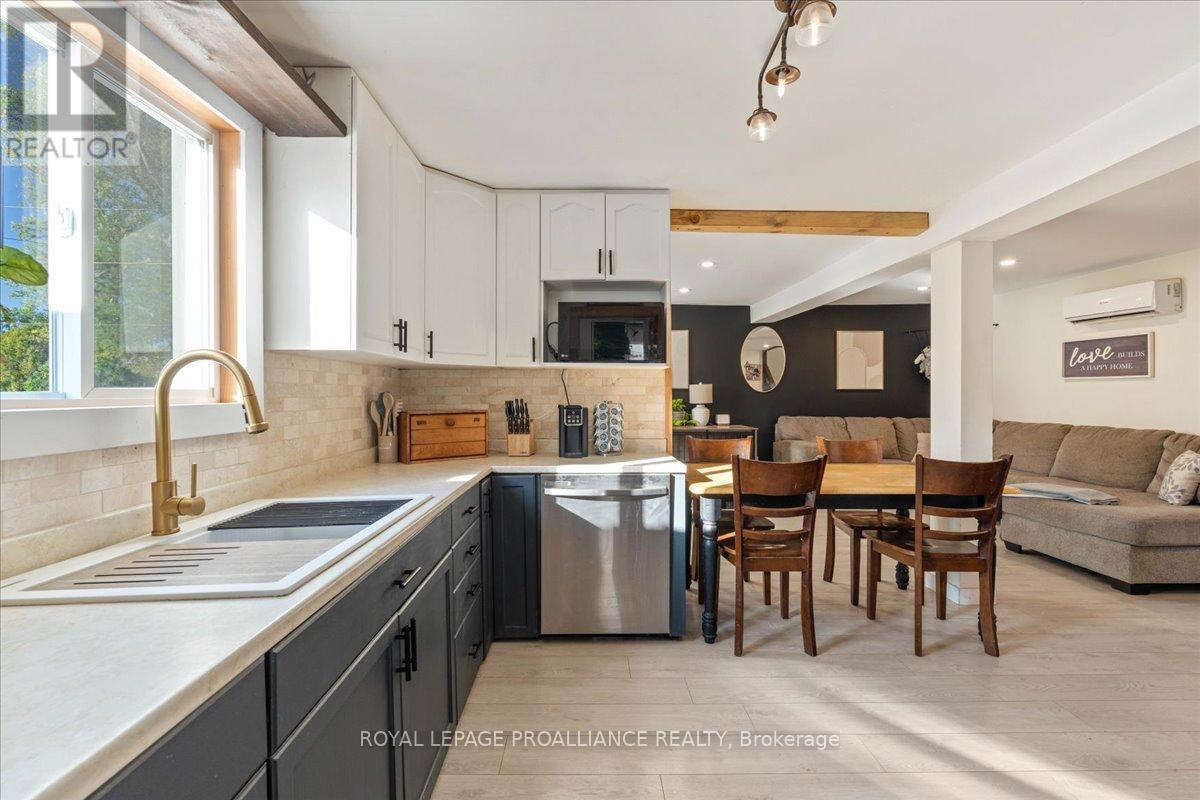 17 Centre Street, Belleville, Ontario  K8N 4W4 - Photo 15 - X12437702