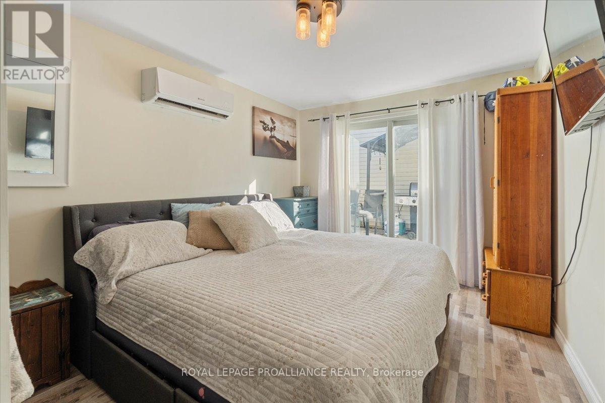 17 Centre Street, Belleville, Ontario  K8N 4W4 - Photo 18 - X12437702