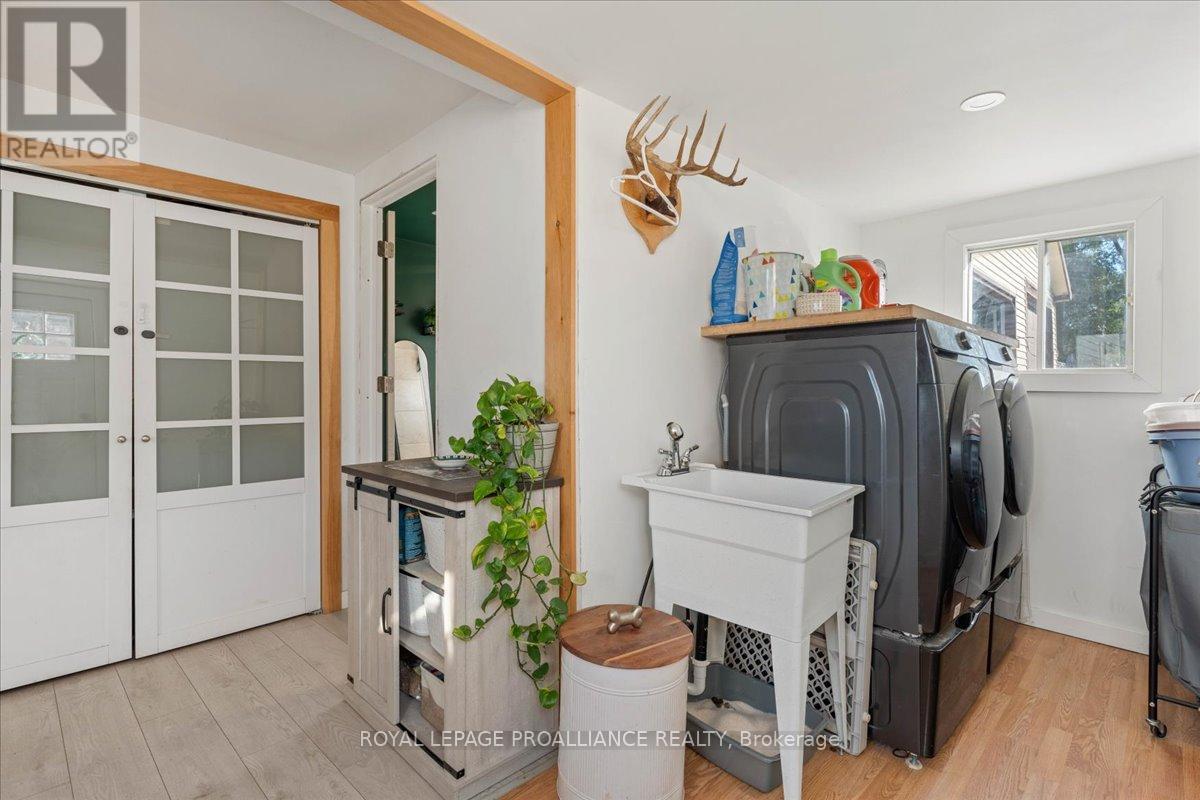 17 Centre Street, Belleville, Ontario  K8N 4W4 - Photo 22 - X12437702